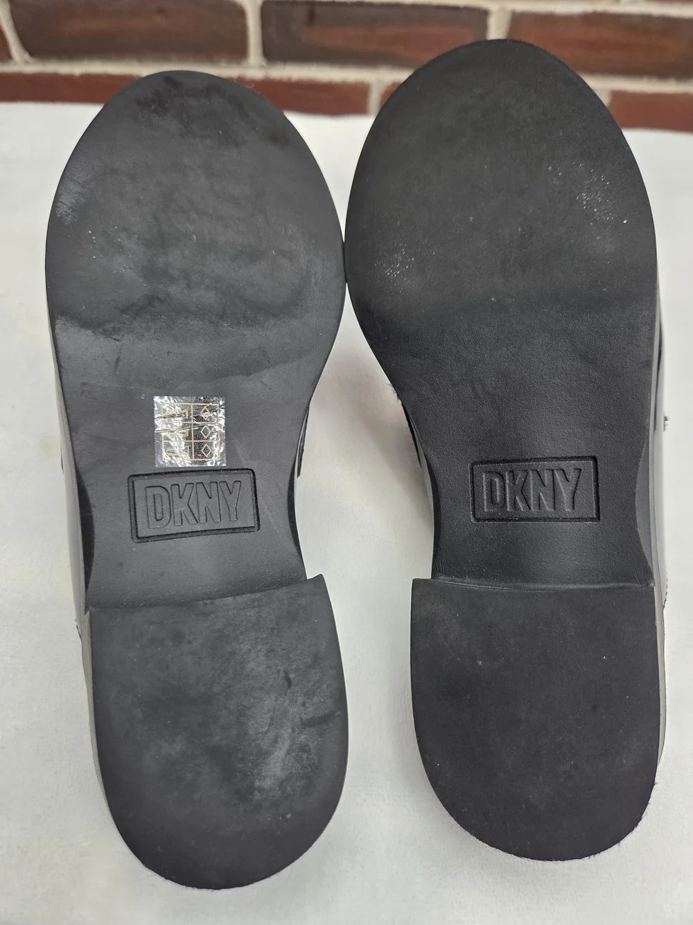 DKNY Black Patent Loafer Mule Slides Women's Size 6.5 Slip On Chain Detail